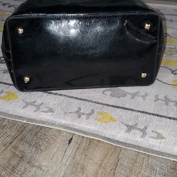 Michael Kors Black Patent Tote and Estee Lauder Bag⚜️🖤⚜️ - Picture 7 of 13